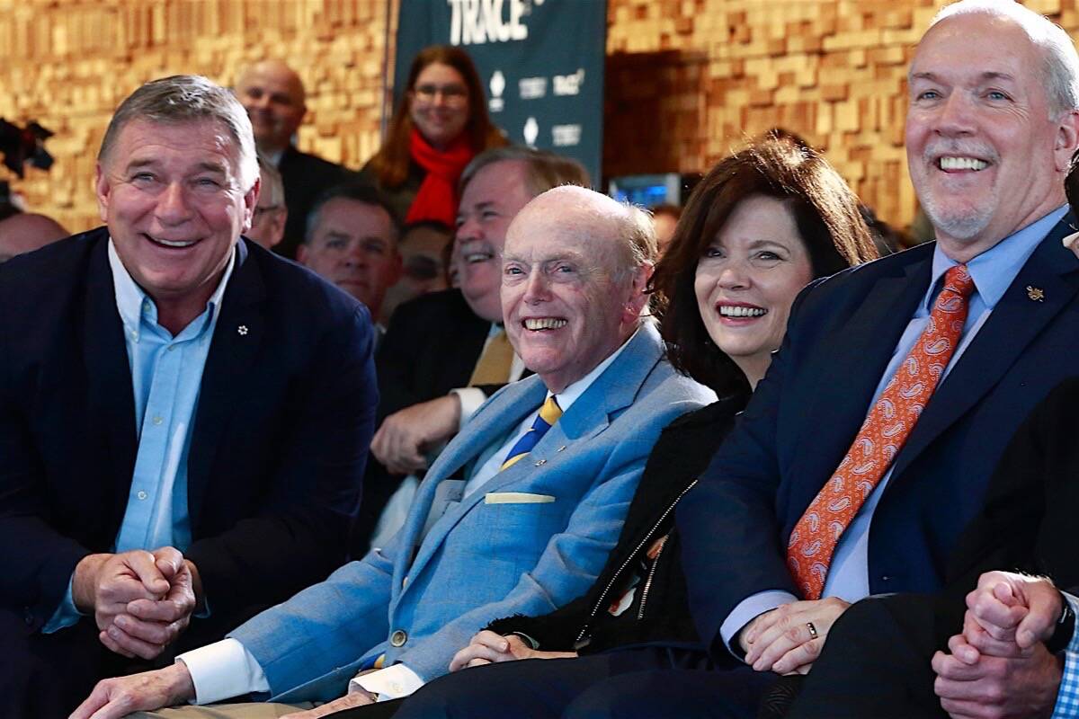 Sale of B . C . Jim Pattison Group Virginia building to ICE halted